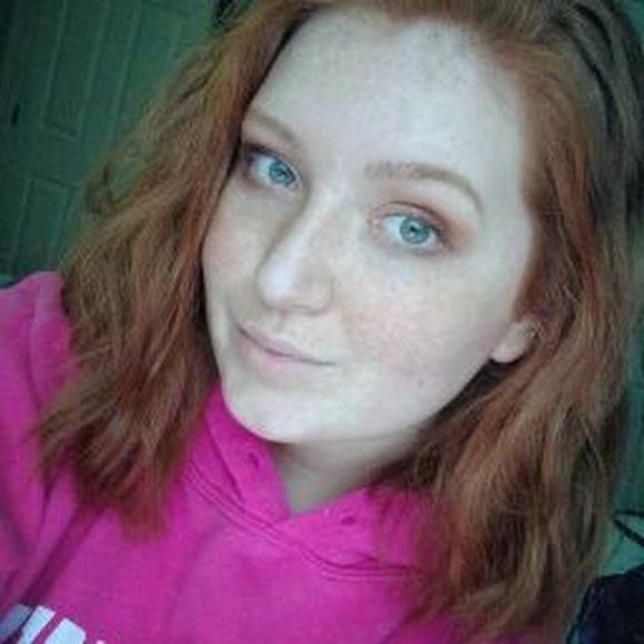 Meet your Posher, Sarah - Picture 1 of 1